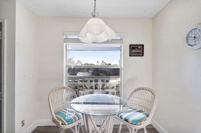 Building Photo - 1050 Citrus Way