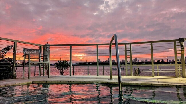 Building Photo - 800 West Ave