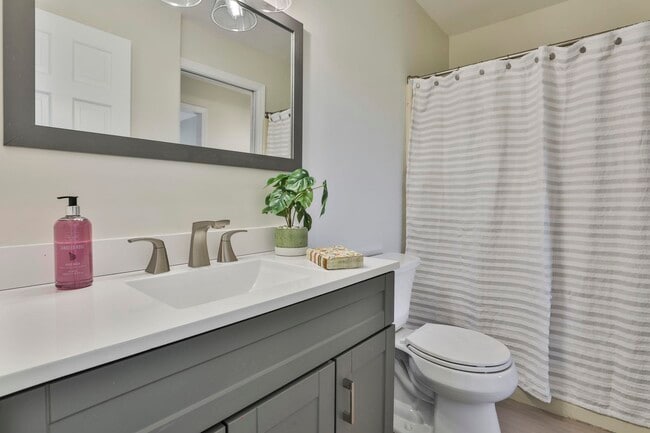 Building Photo - 6 Veterans Rd