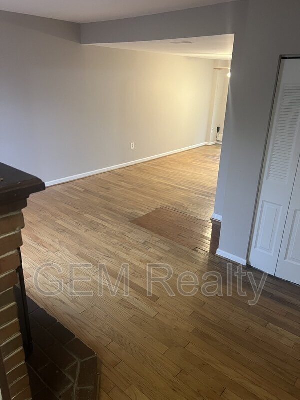 Building Photo - 2214 Hamway Dr