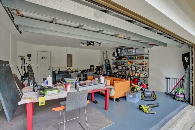 Building Photo - 1725 Winterberry Ln