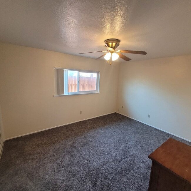 Building Photo - Nice and Cozy apartment in Apple Valley wi...