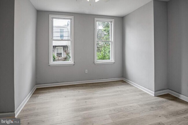 Building Photo - 1684 Darley Ave