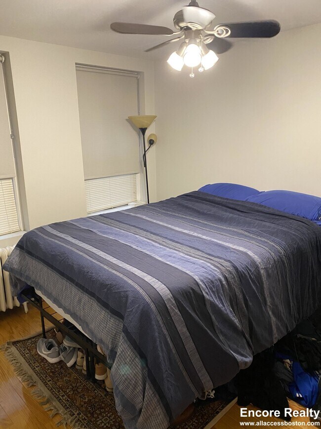 Building Photo - 220 Hanover St