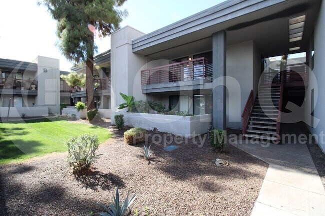Primary Photo - 3435 W Danbury Dr