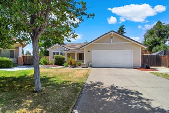 Building Photo - 2316 Reindeer Ct