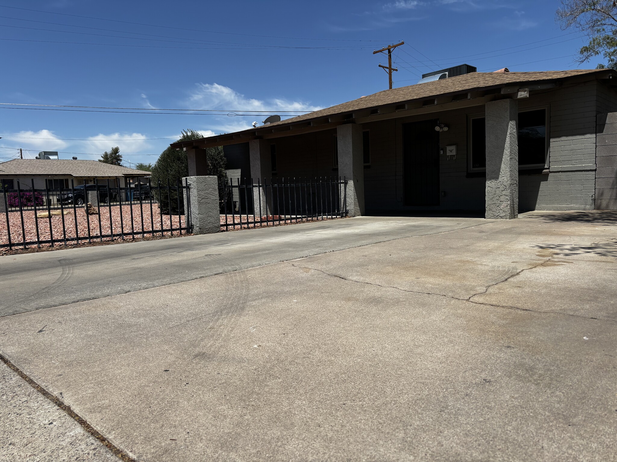Building Photo - 3030 W Marshall Ave