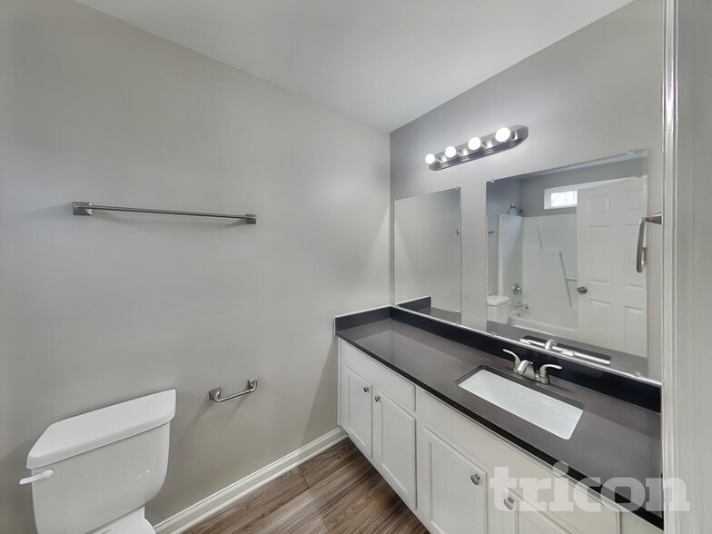 Building Photo - 2103 Wexford Way