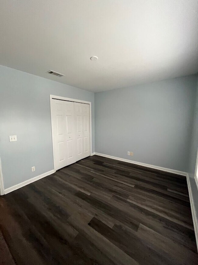 Building Photo - Comfortable and Convenient 3 Bedroom Townhome in Wilmington, NC