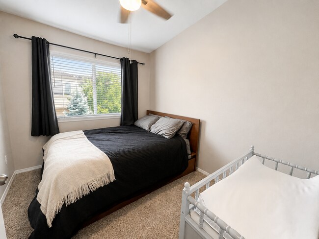 Building Photo - Stunning 3-bedroom townhouse with breathtaking Pikes Peak views!