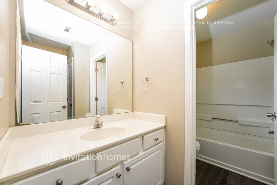 Building Photo - 2819 Merrion Park Ln NE