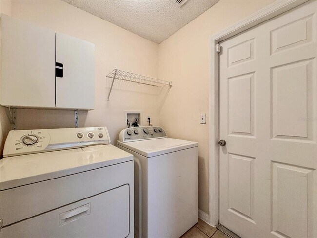 Building Photo - 11819 Hatcher Cir