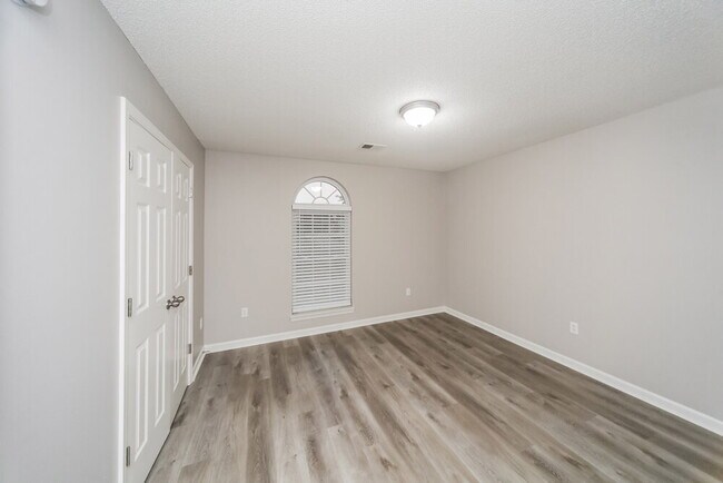 Building Photo - 1679 Central Trails Dr