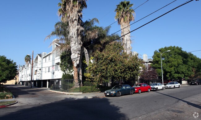 Primary Photo - Woodridge Villas