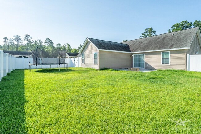 Building Photo - 170 Woodland Pk Lp
