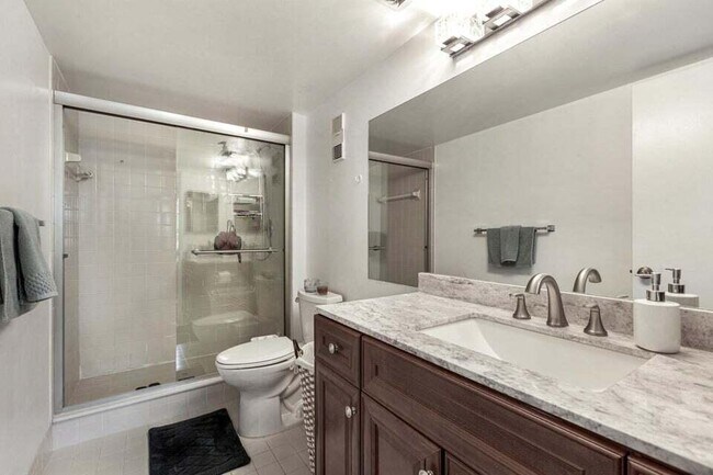 Building Photo - 2230 N Cypress Bend Dr