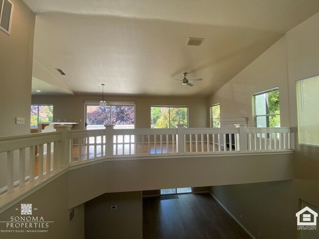 Building Photo - Light-Filled 3BD/2BA Home in Desirable Fry...