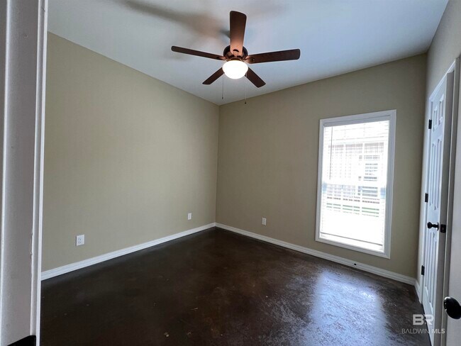 Building Photo - 12914 Churchill Dr