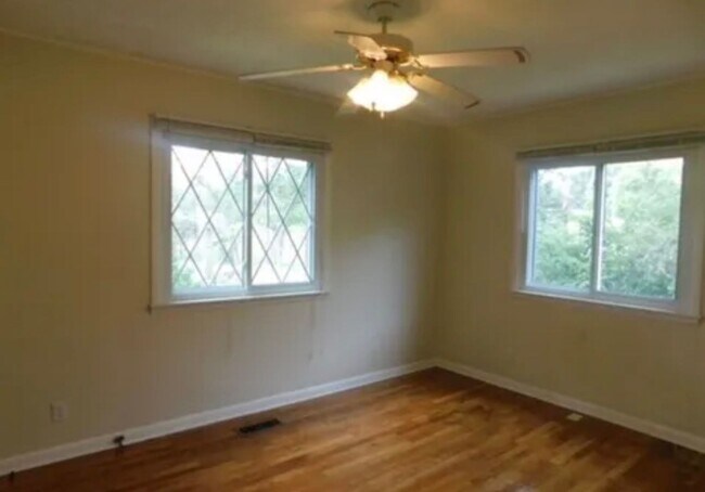 Building Photo - 3/1 bath - Town acres school district!- Showings to start 6/10