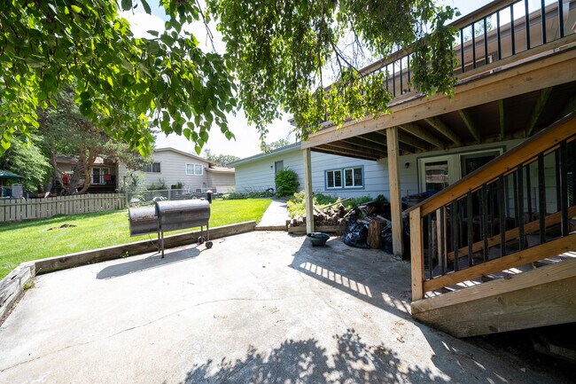 Building Photo - 1581 Woodside Ct NE