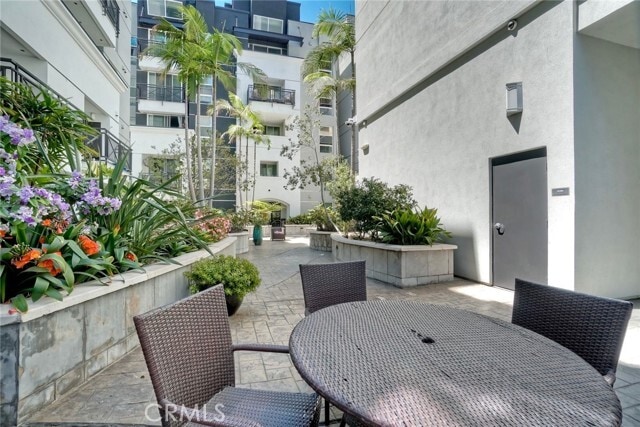 Building Photo - 525 11th Ave