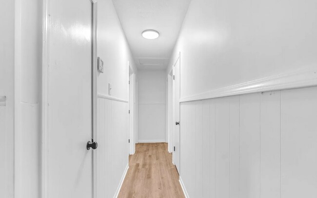 Building Photo - 2919 Normandy Dr