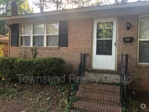 Building Photo - 3137 Erskine Dr