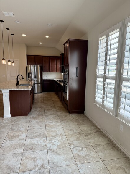 Cabinets - 2501 Temple Dr