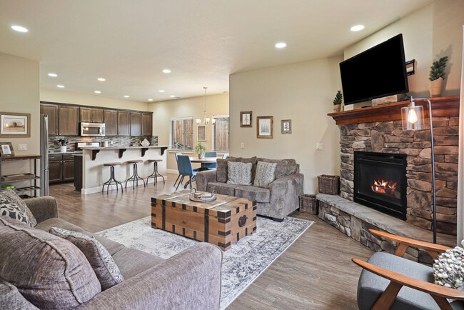 Building Photo - 60999 SE Geary Dr