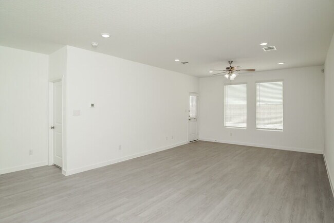 Building Photo - 606 Kayden Ct