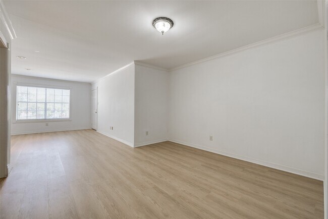 Building Photo - 7225 Beechnut St
