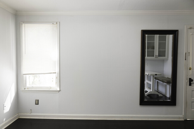 Living room wall perfect for a small sectional or couch - 1217 Landon Ave