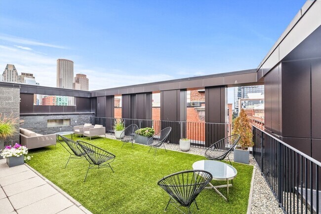 Building Photo - 10 Farnsworth St