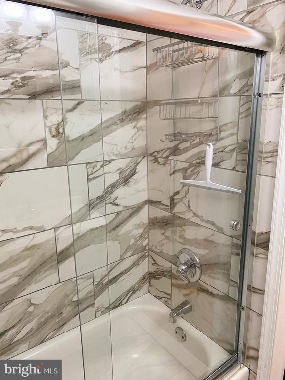 Building Photo - 105 Cooper Ave