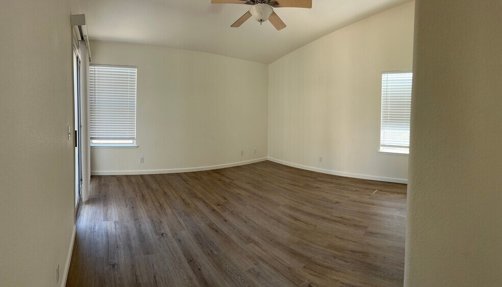 Building Photo - 6360 Raspberry Ct