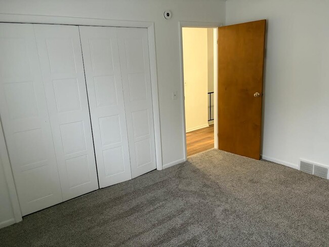 Building Photo - 1426 Hazelwood Ln