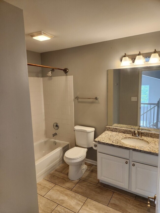 Building Photo - 991 Park Hill Cir