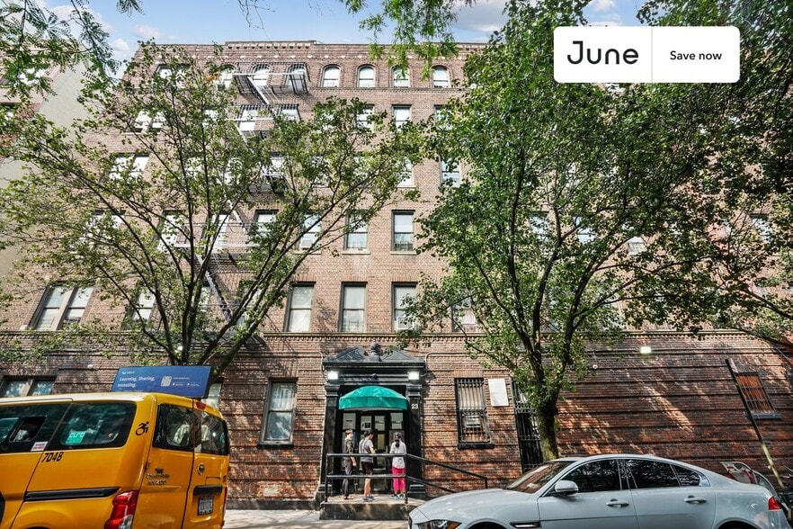 Building Photo - 23 E 109