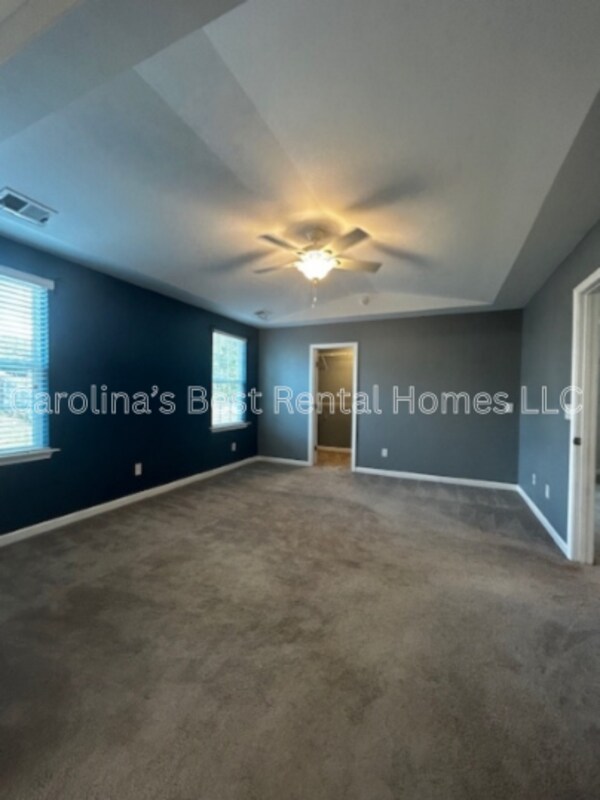 Building Photo - 148 Mariscat Pl