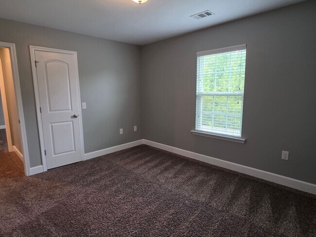 Building Photo - Belmont Glen! South Effingham Schools! Community Amenities!