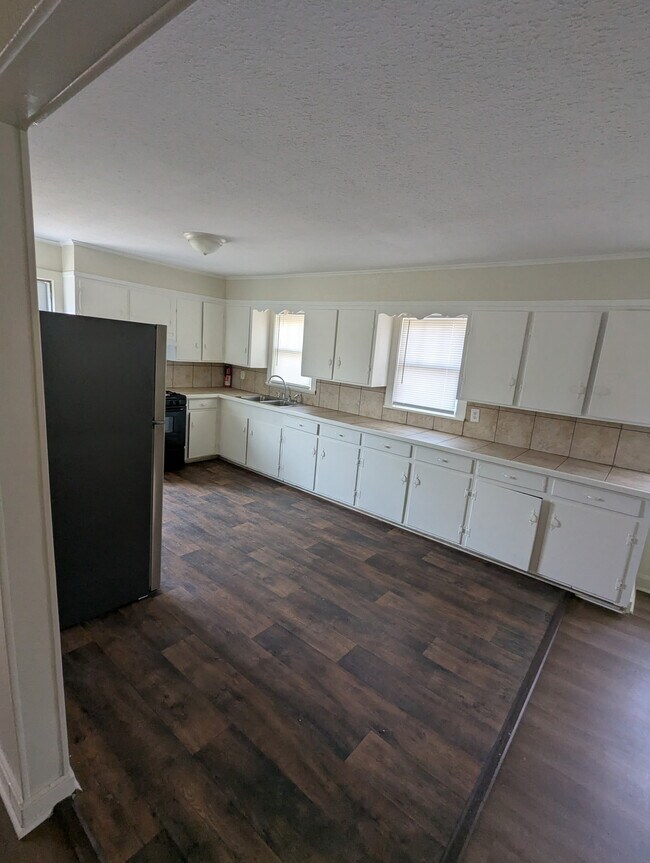 Building Photo - 6077 Cypress St