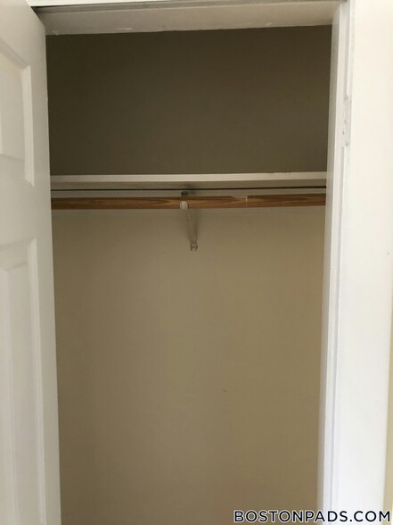 Building Photo - 437 Cambridge St