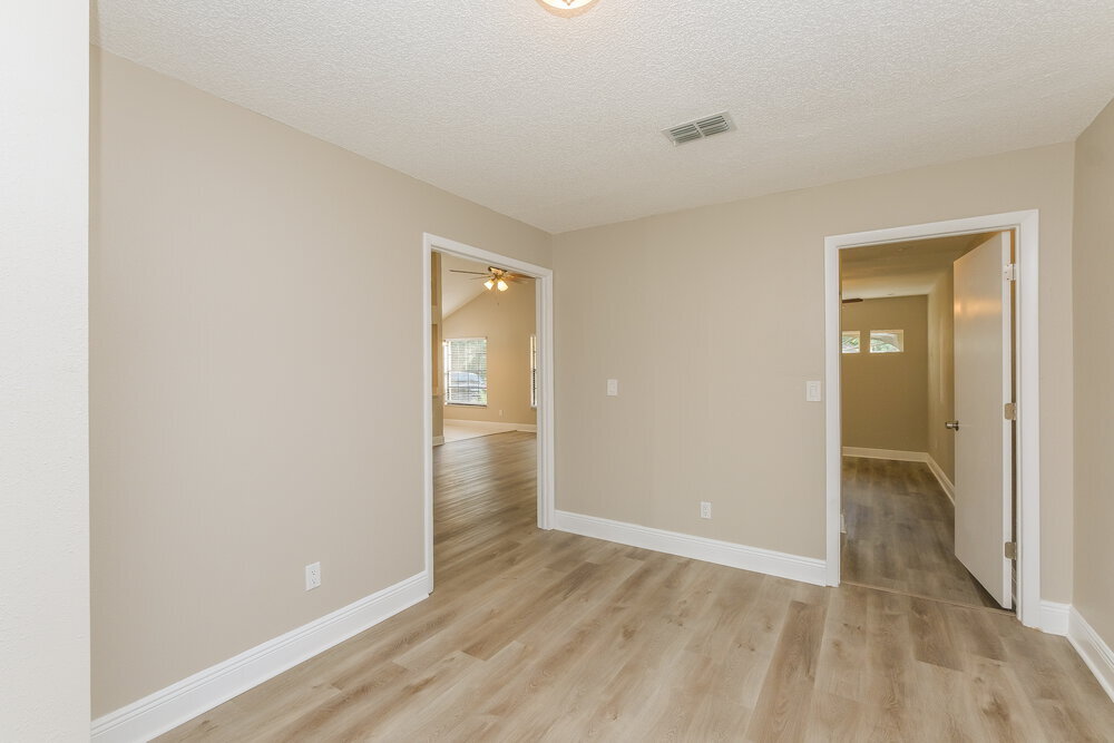 Building Photo - 623 Bellingham Pl