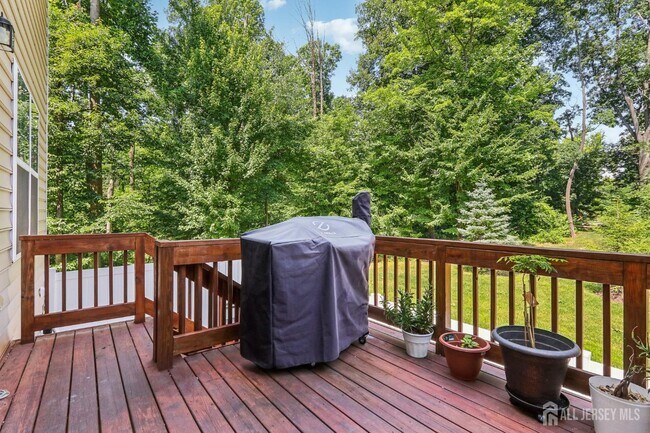 Building Photo - 206 Shields Ct