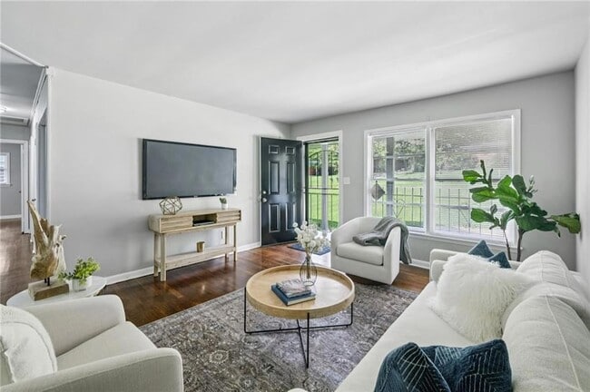 Building Photo - 3036 Will Rogers Pl SE