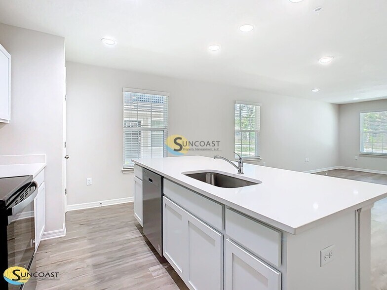 Building Photo - 3821 SW 43rd Ct