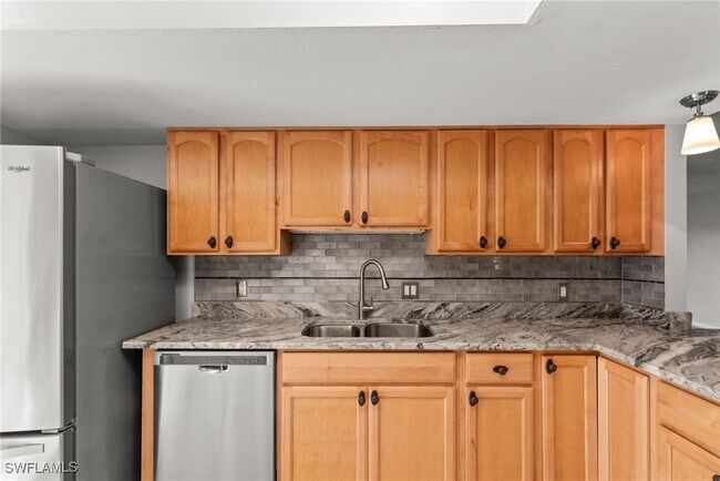 Building Photo - 304 Tudor Dr