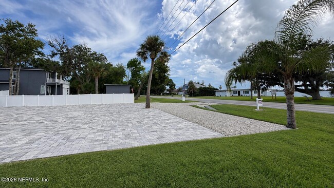 Building Photo - 5395 Heckscher Dr