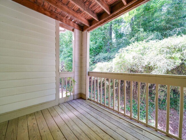 Building Photo - 1052 Churchill Downs Ct