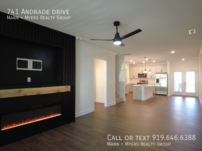 Building Photo - 741 Andrade Dr